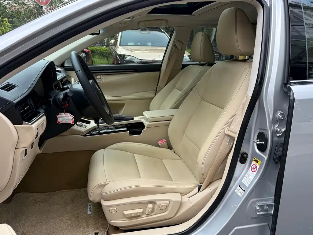 Lexus ES — миниатюра 9