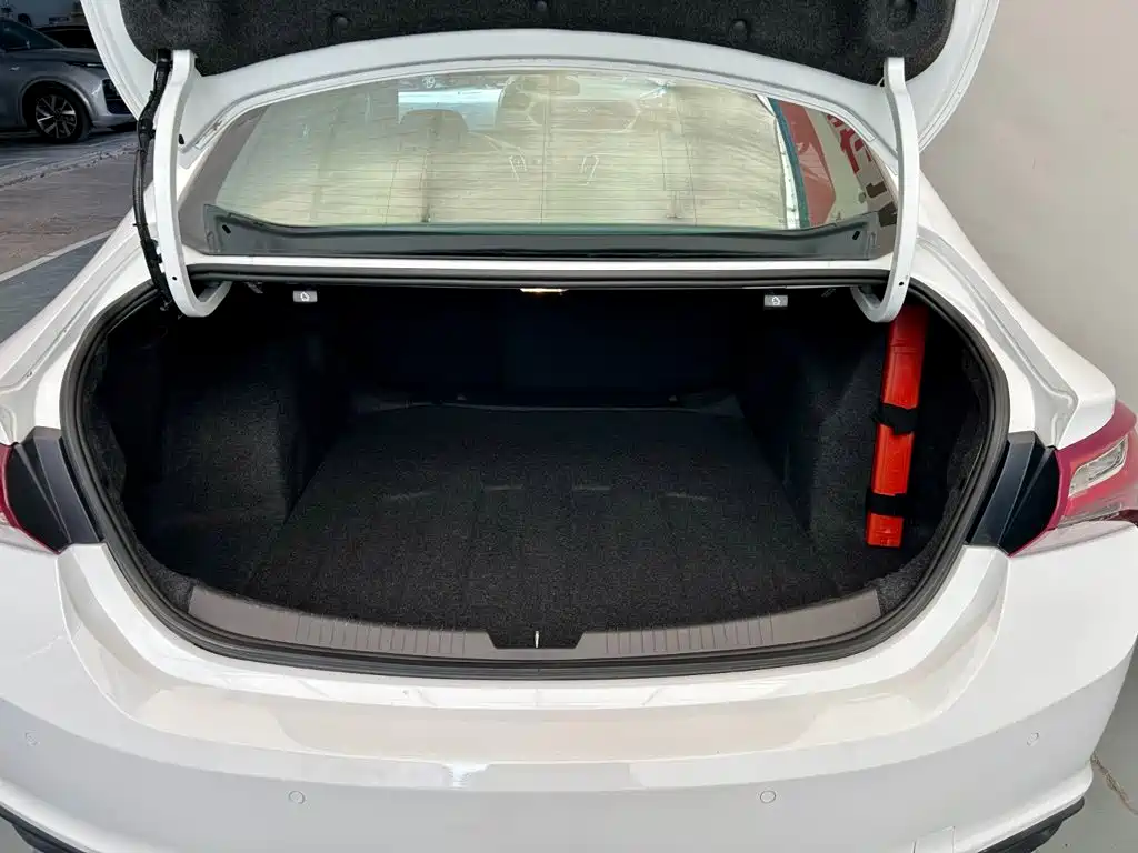 Chevrolet Malibu XL — миниатюра 18