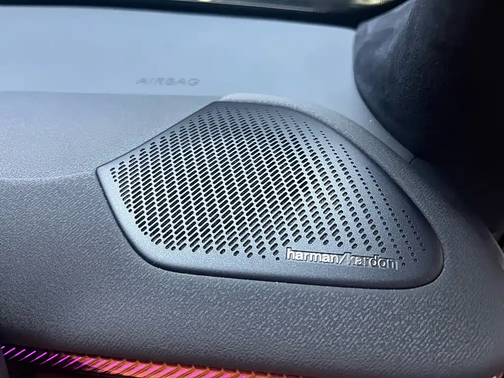 Lynk & Co 900 — миниатюра 17