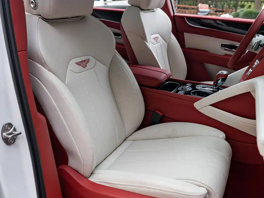 Bentley Bentayga — миниатюра 8