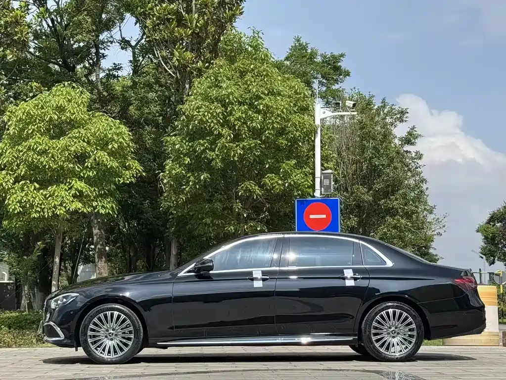 Mercedes-Benz E-Class E 2023 E 300 L Fashion