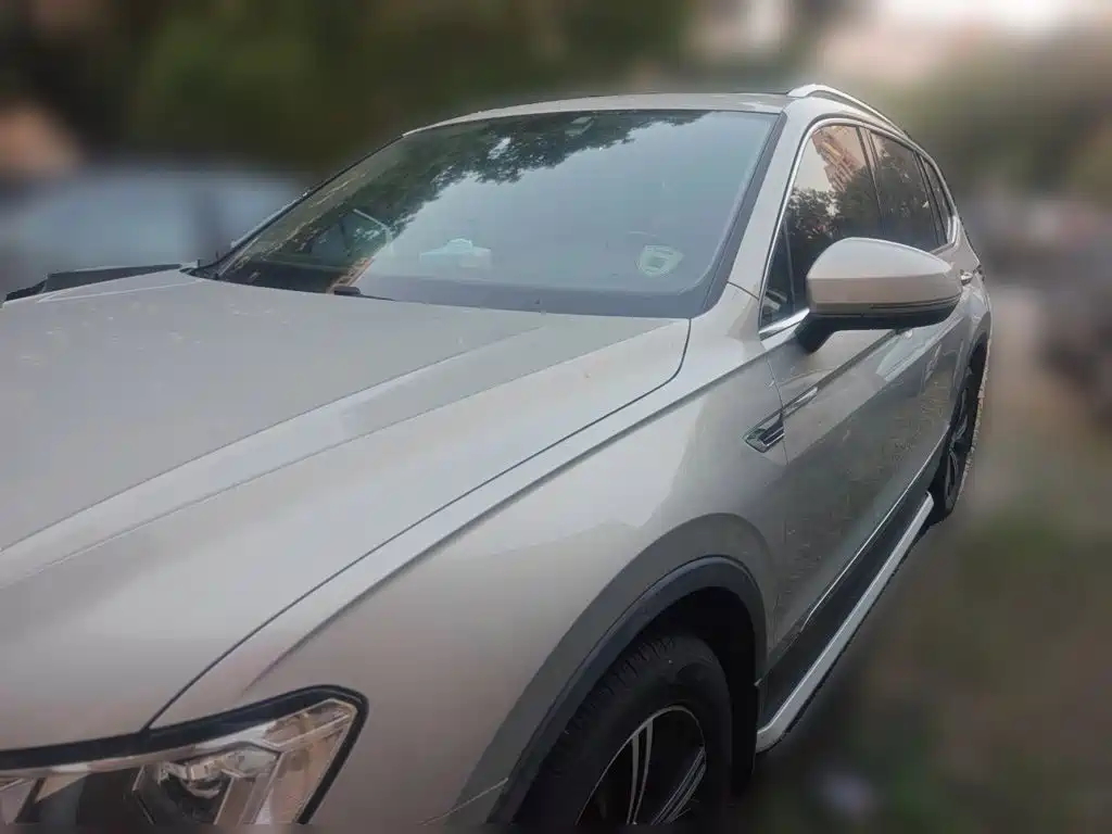 Volkswagen Tiguan L — миниатюра 2
