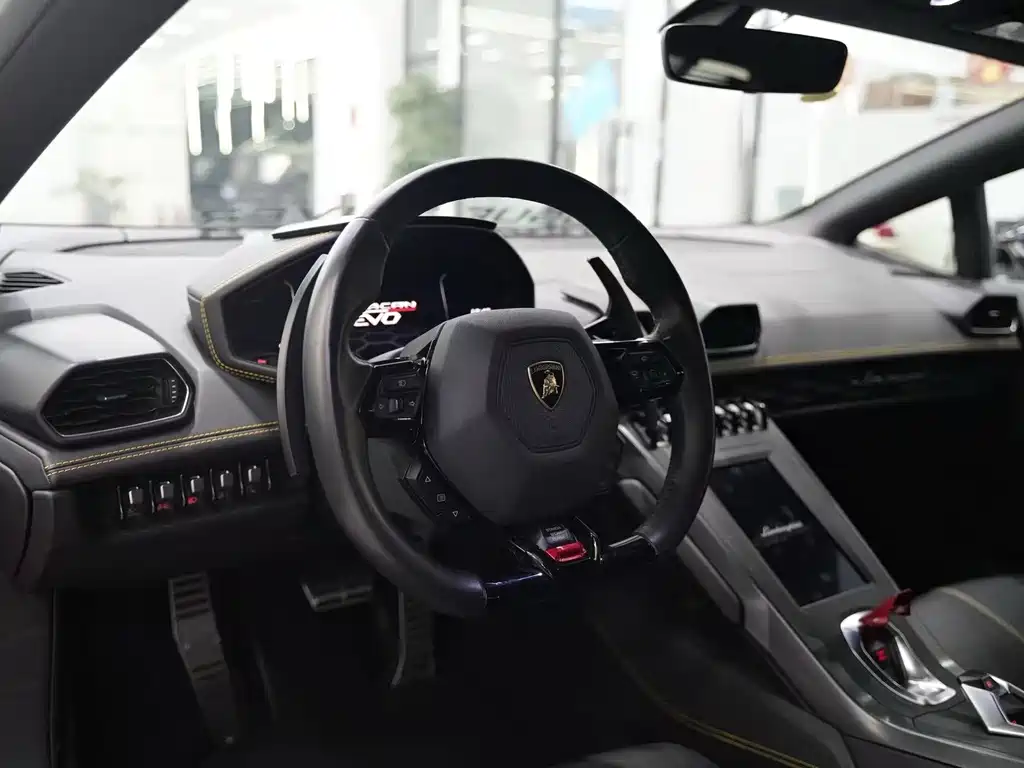 Lamborghini Huracán — миниатюра 2