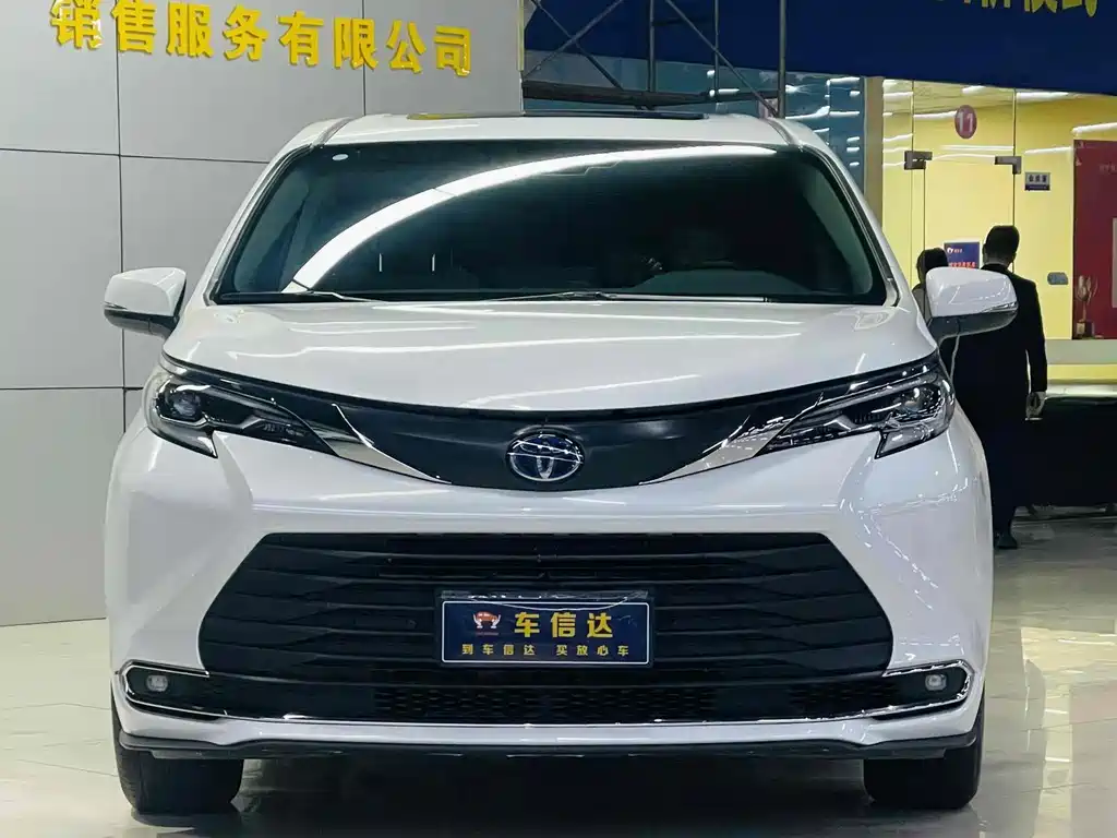 TOYOTA SIENNA
