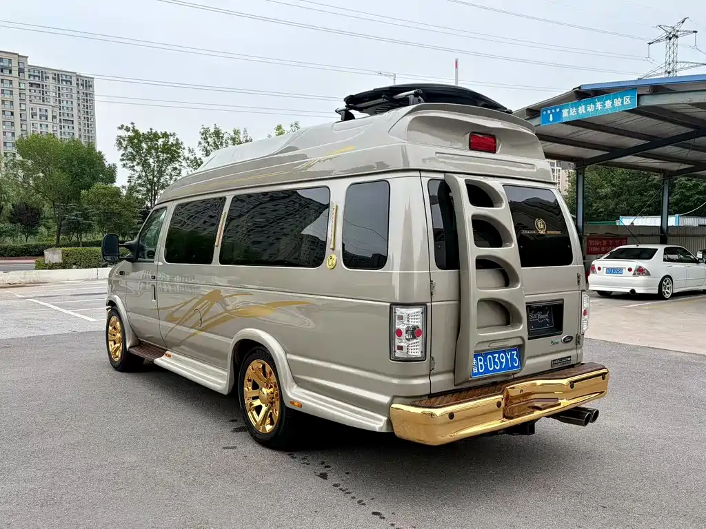 Ford E350 — миниатюра 4