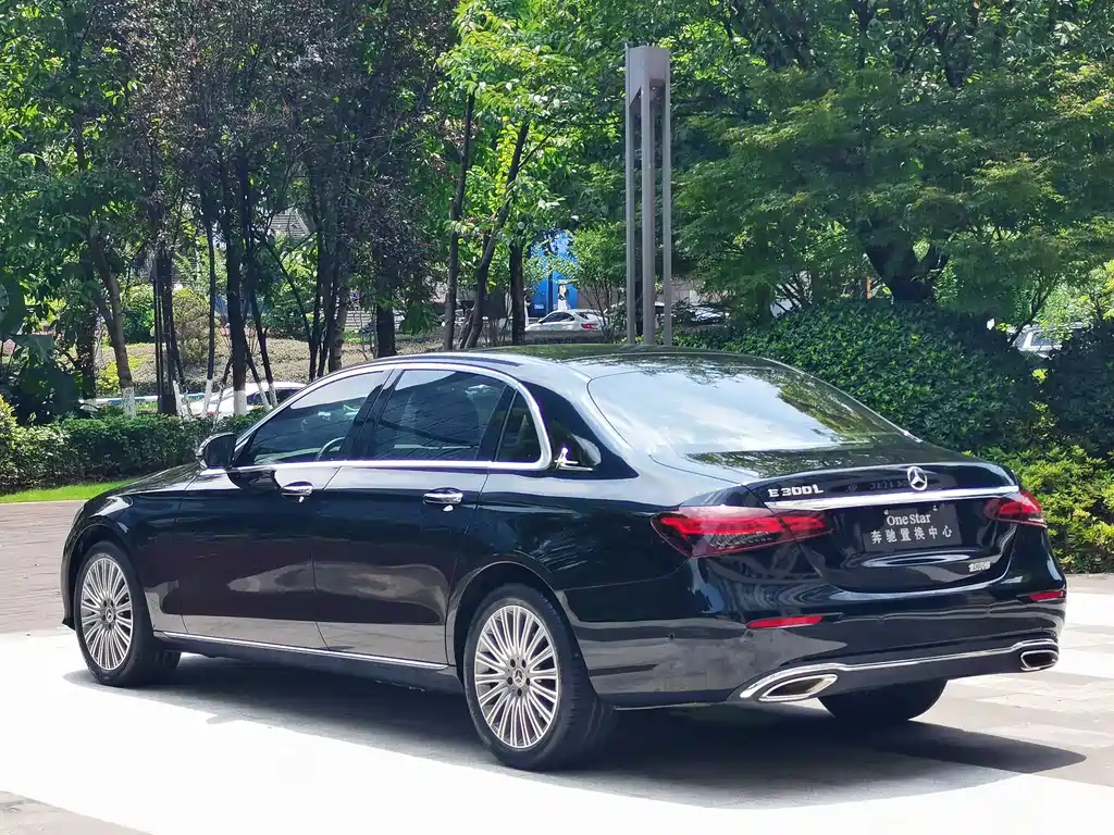 MERCEDES-BENZ E CLASS