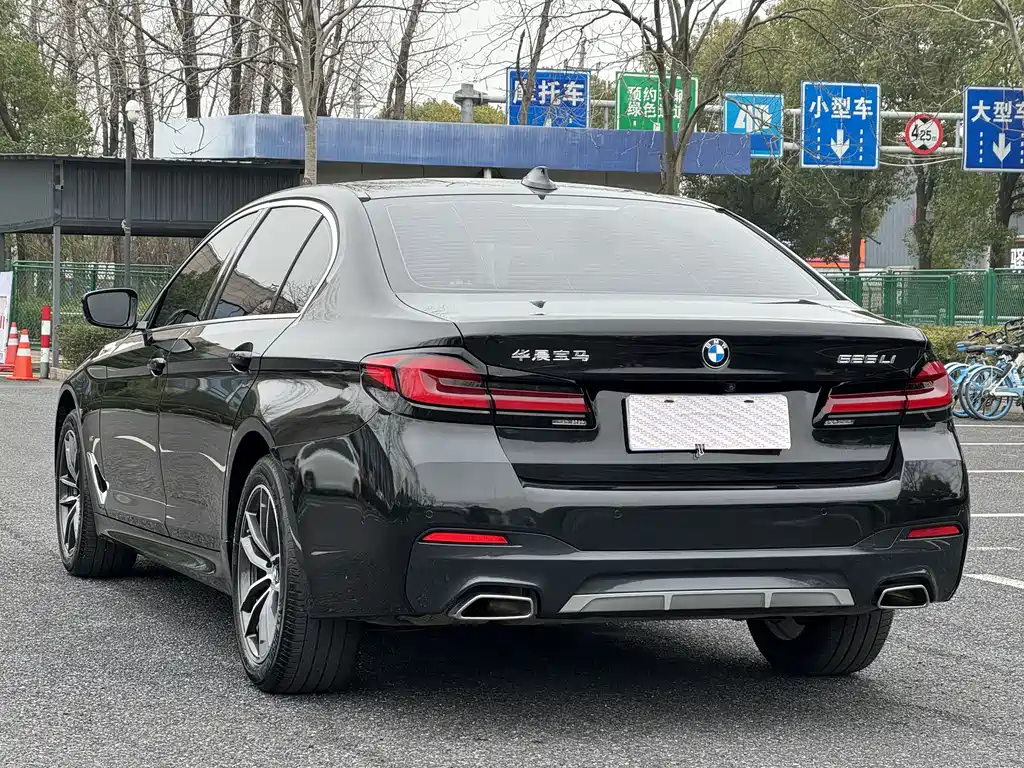 BMW 5 SERIES