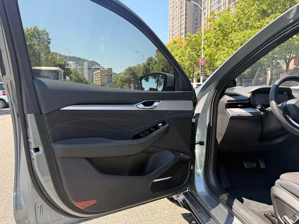 Geely Xingrui — миниатюра 10