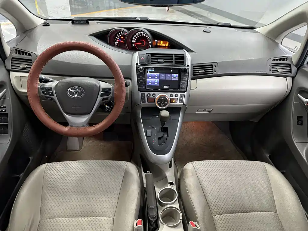 Toyota Verso 2012 180G CVT Comfort