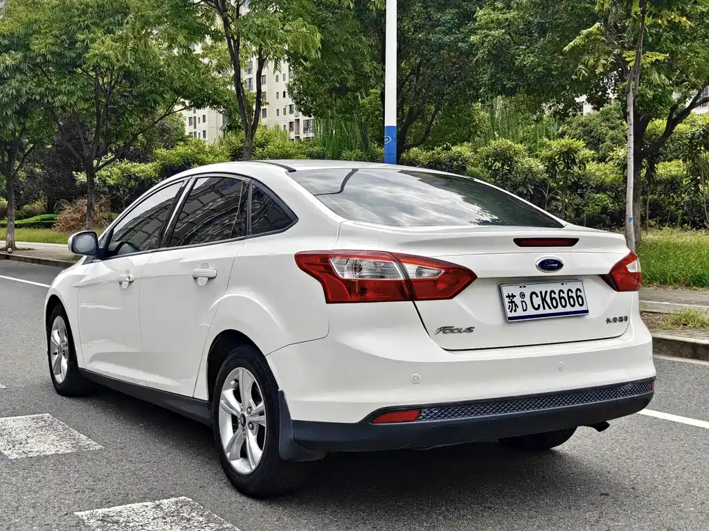 Ford Focus — миниатюра 7