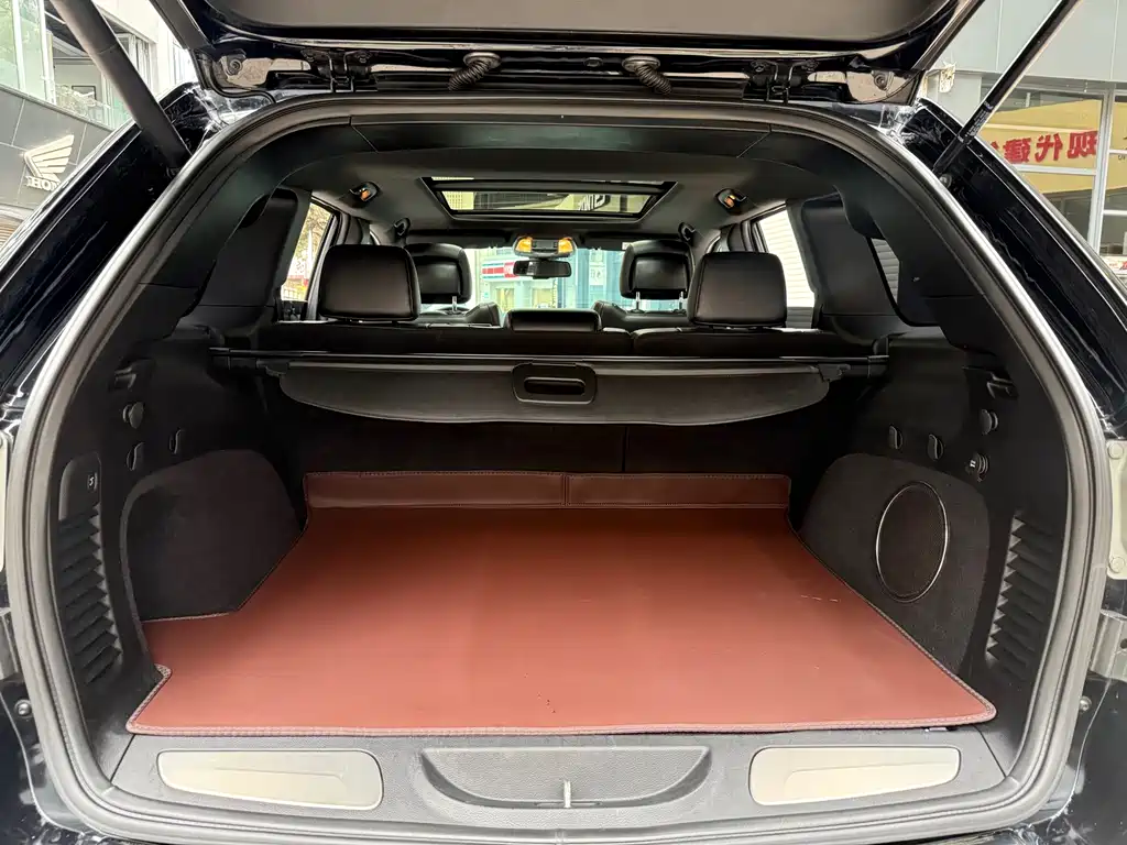 Jeep Grand Cherokee (Import) — миниатюра 22