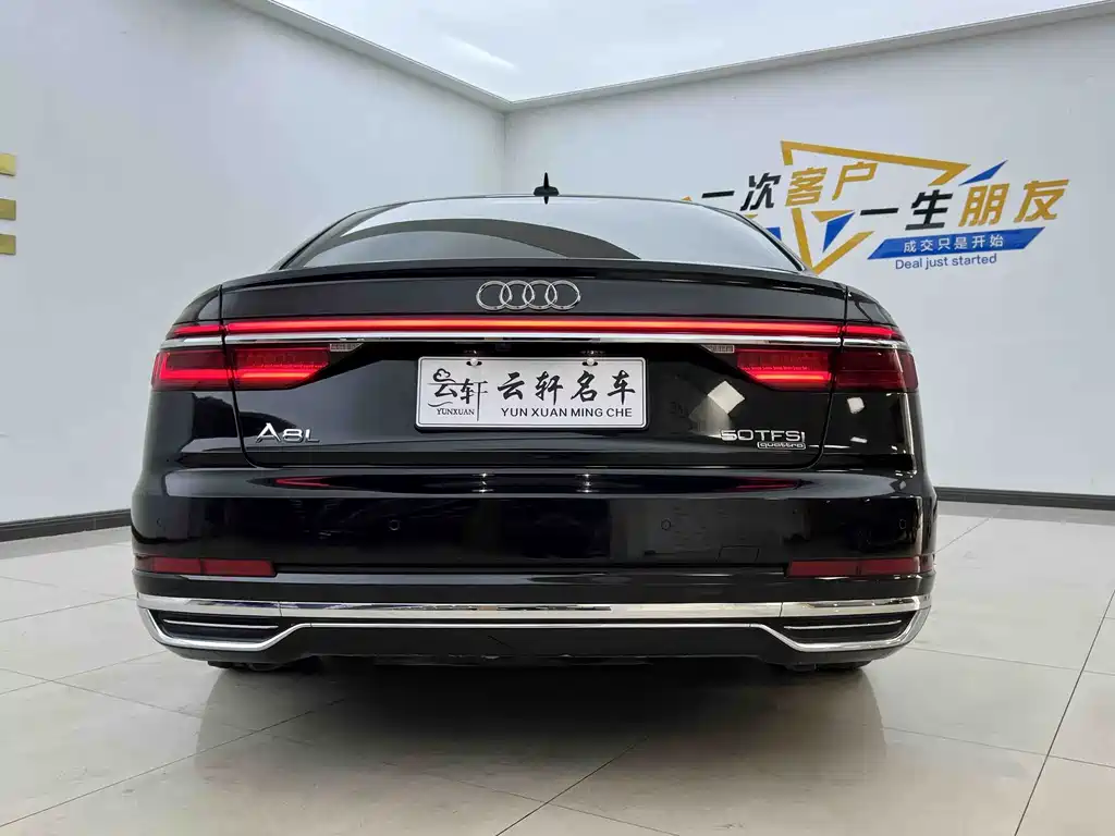 AUDI A8
