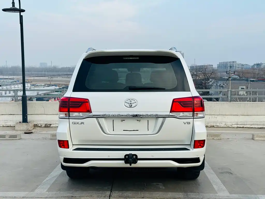 Toyota Land Cruiser 2018 4.6L AT