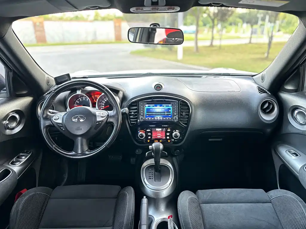 Infiniti ESQ — миниатюра 8