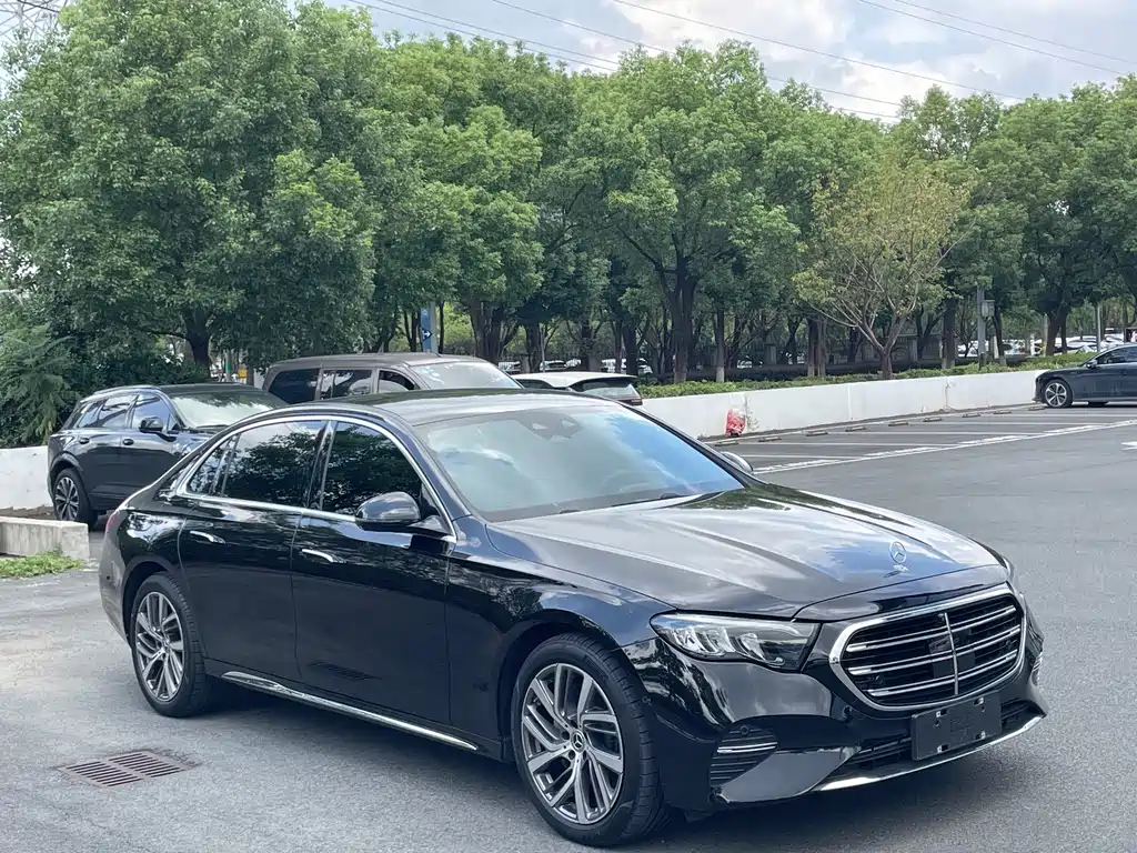 Mercedes-Benz E-Class — миниатюра 3