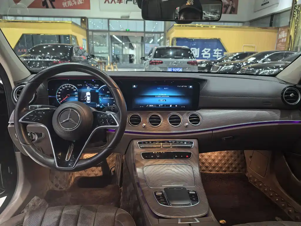 MERCEDES-BENZ E CLASS