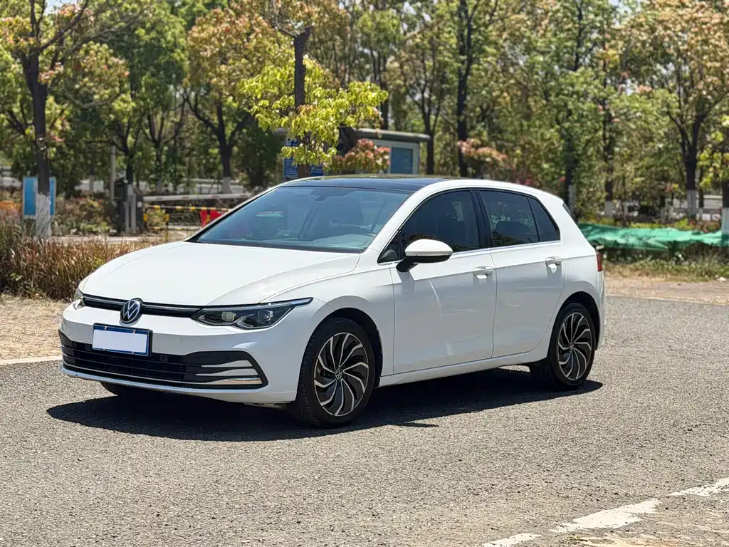 Volkswagen Golf 2024