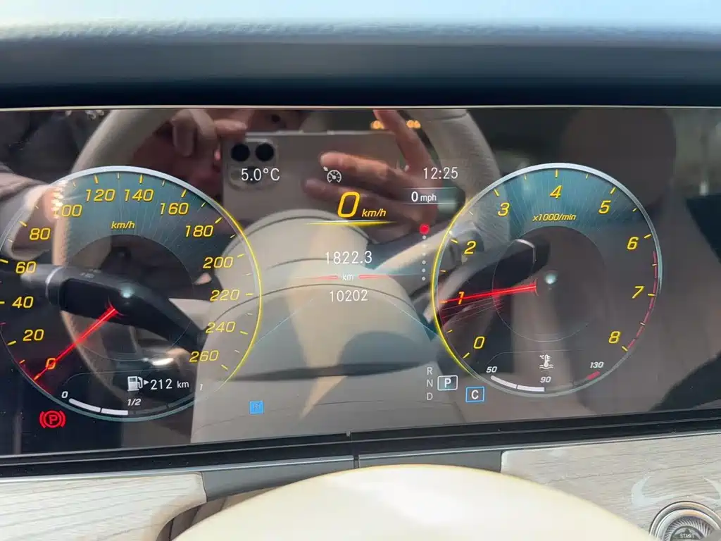 MERCEDES-BENZ E CLASS