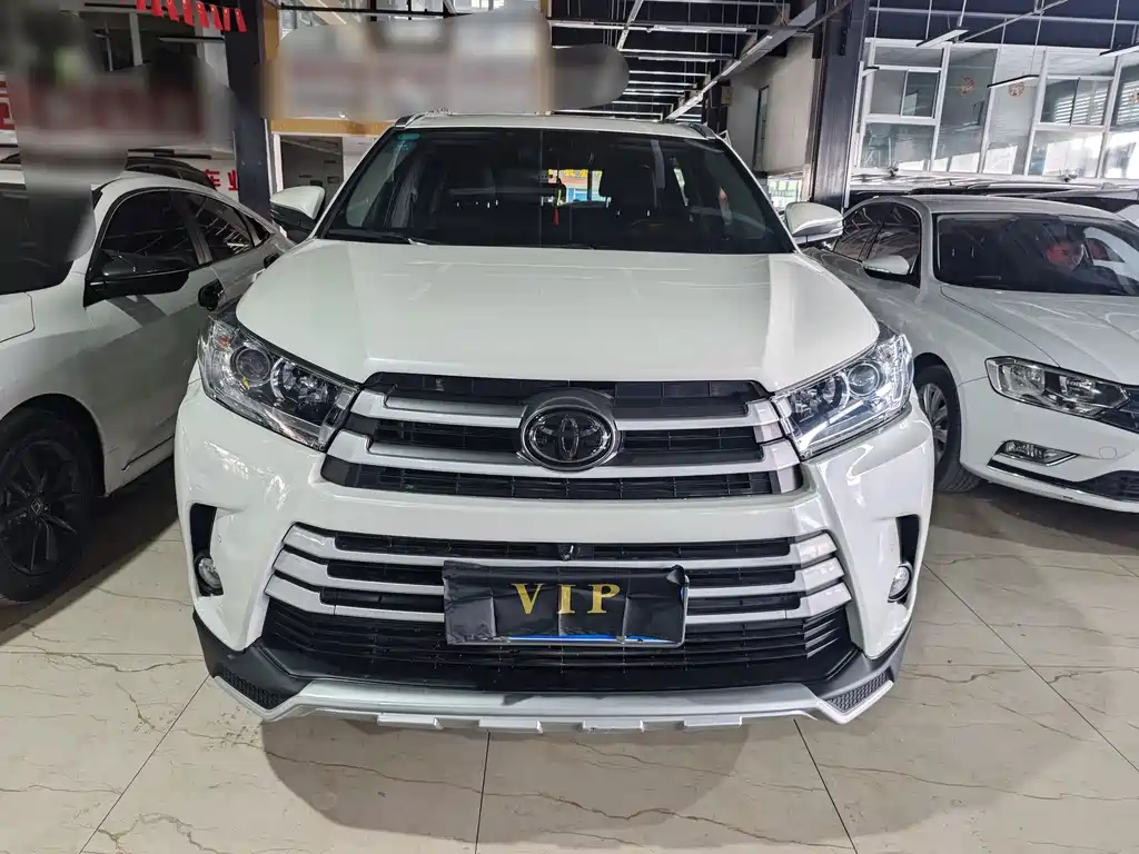 TOYOTA HIGHLANDER