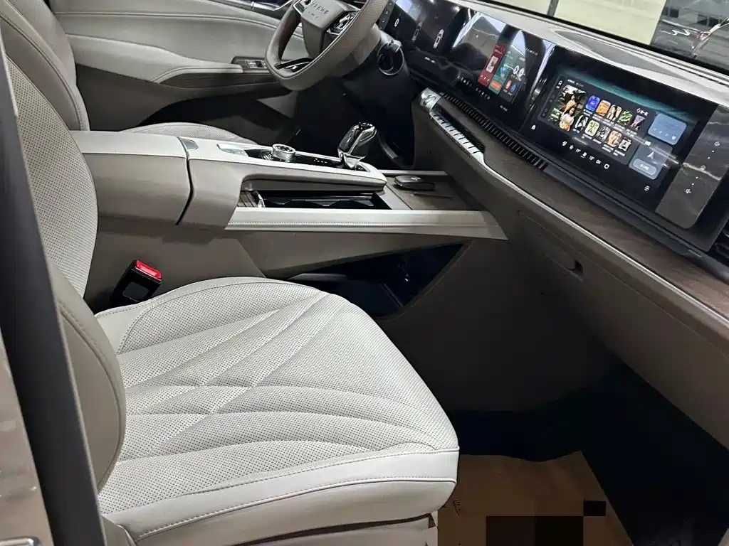 Roewe RX9 — миниатюра 3