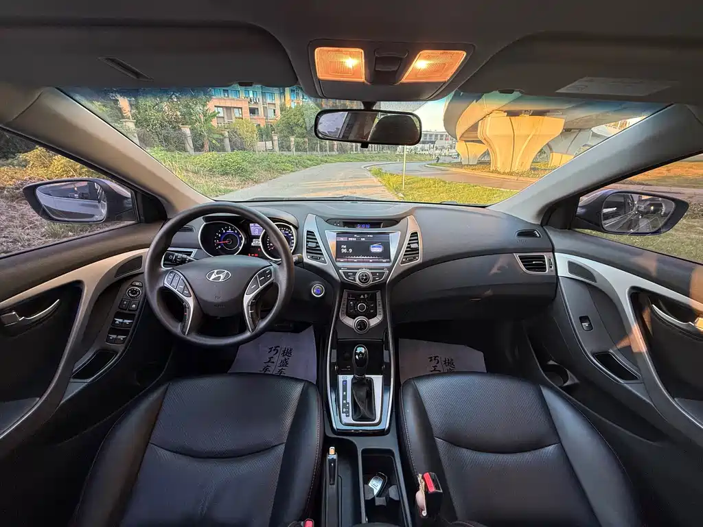 Hyundai Elantra Langdong — миниатюра 11