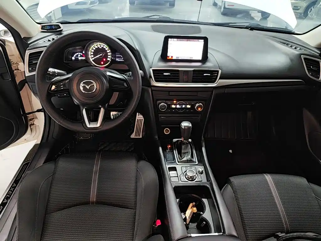 Mazda 3 Axela — миниатюра 13