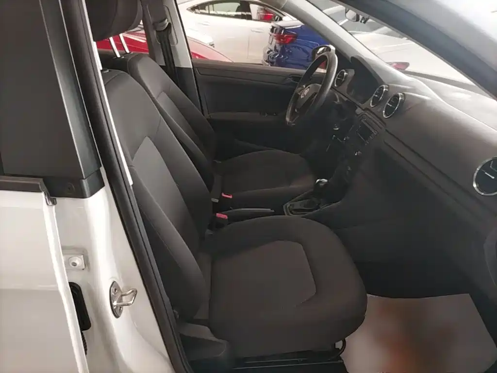 Volkswagen Jetta — миниатюра 25