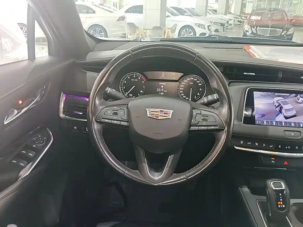Cadillac XT4 — миниатюра 11