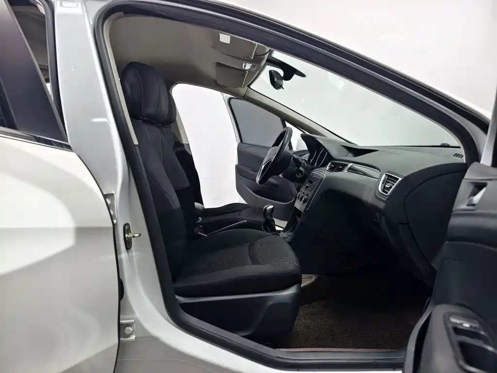 Peugeot 308 — миниатюра 13