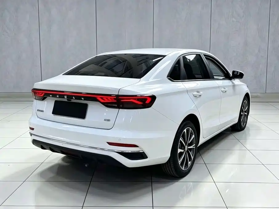 Geely Emgrand — миниатюра 7