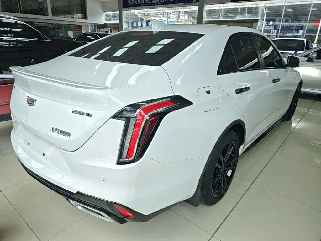 Cadillac CT4 2022 28T