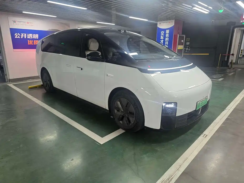 Li Auto Li MEGA — миниатюра 2