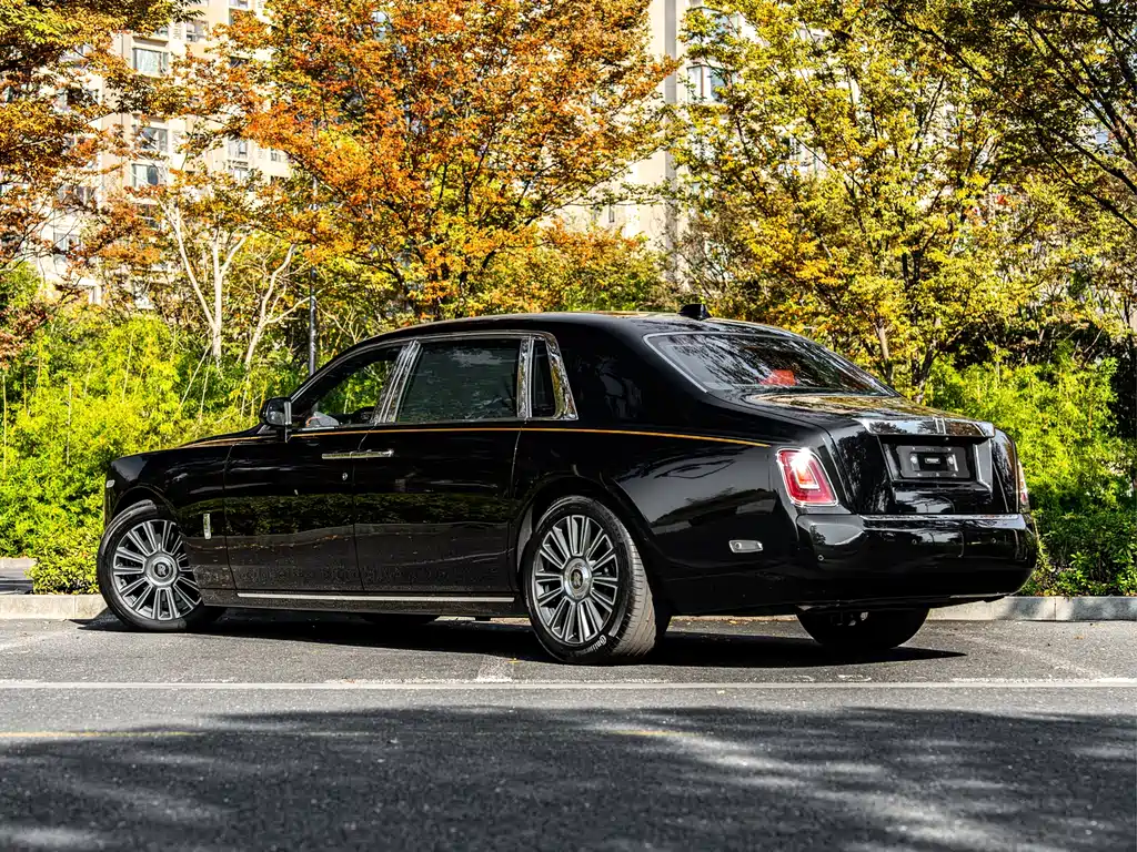 ROLLS-ROYCE PHANTOM