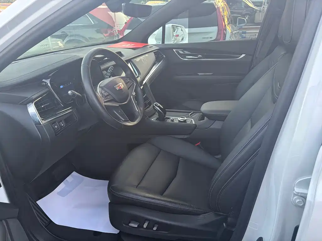 Cadillac XT5 — миниатюра 7