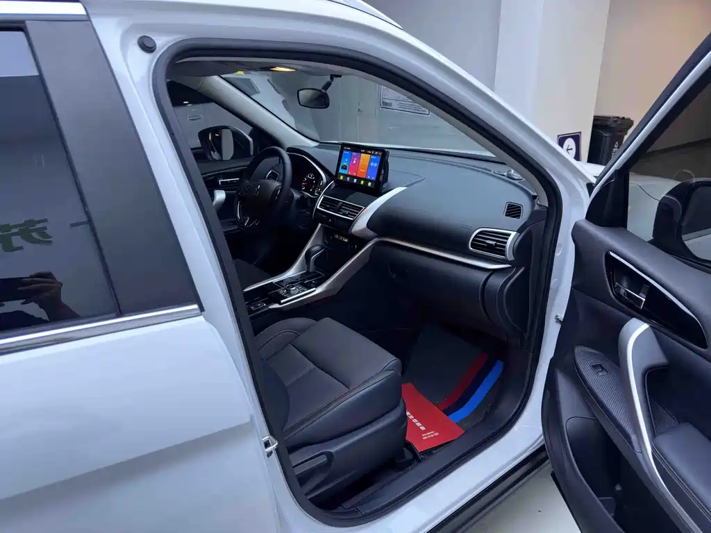 Mitsubishi Eclipse Cross — миниатюра 11