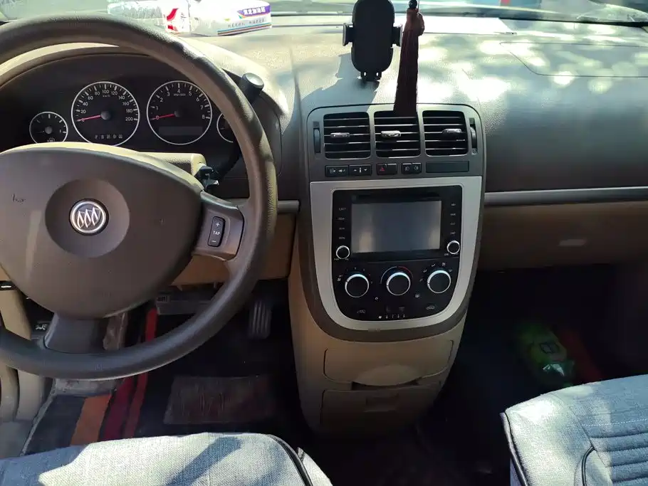 Buick GL8 — миниатюра 12