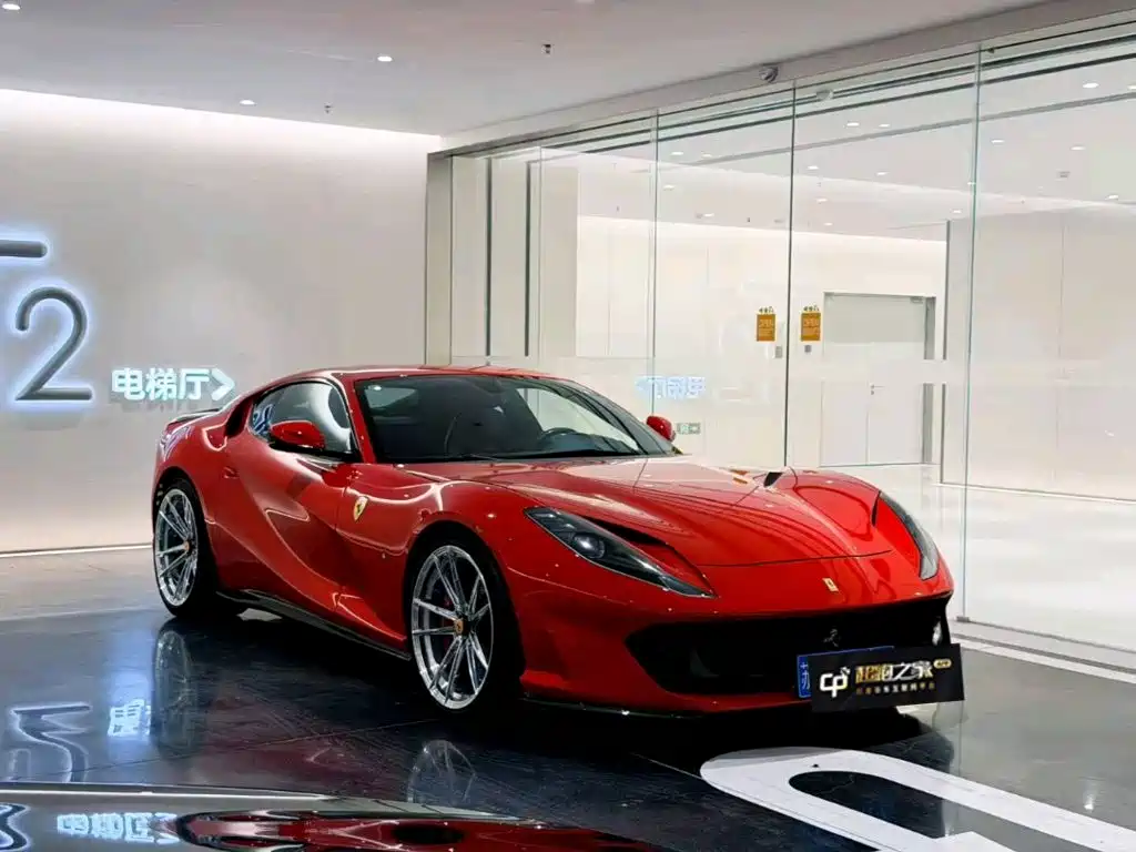 Ferrari 812 — миниатюра 3