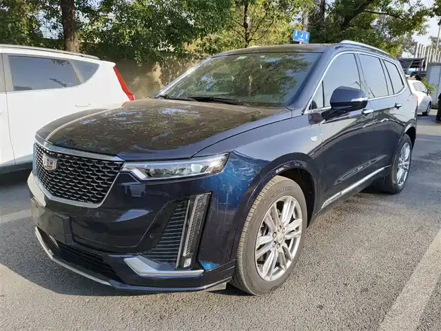 CADILLAC XT6
