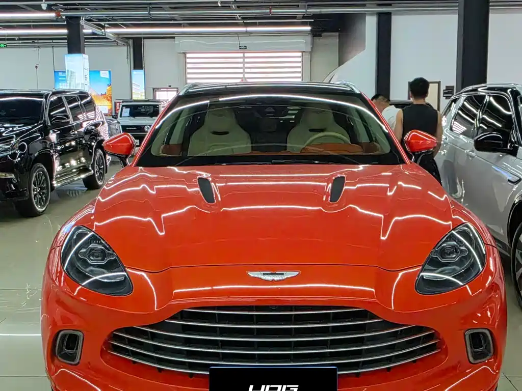 Aston Martin DBX