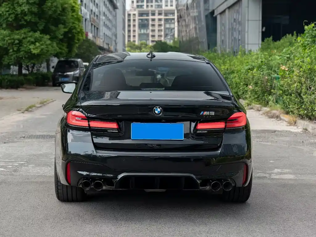 BMW M5