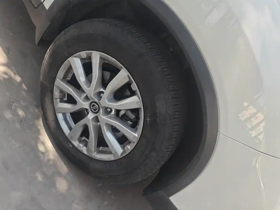 Nissan X-Trail — миниатюра 6