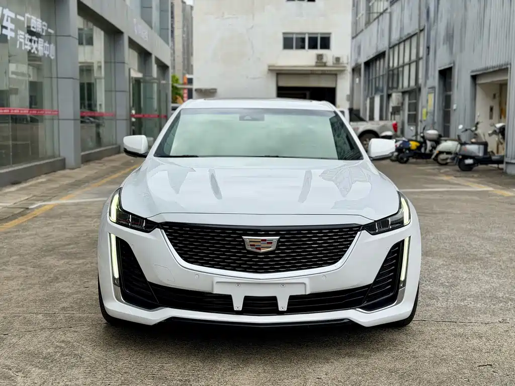 Cadillac CT5 — миниатюра 2