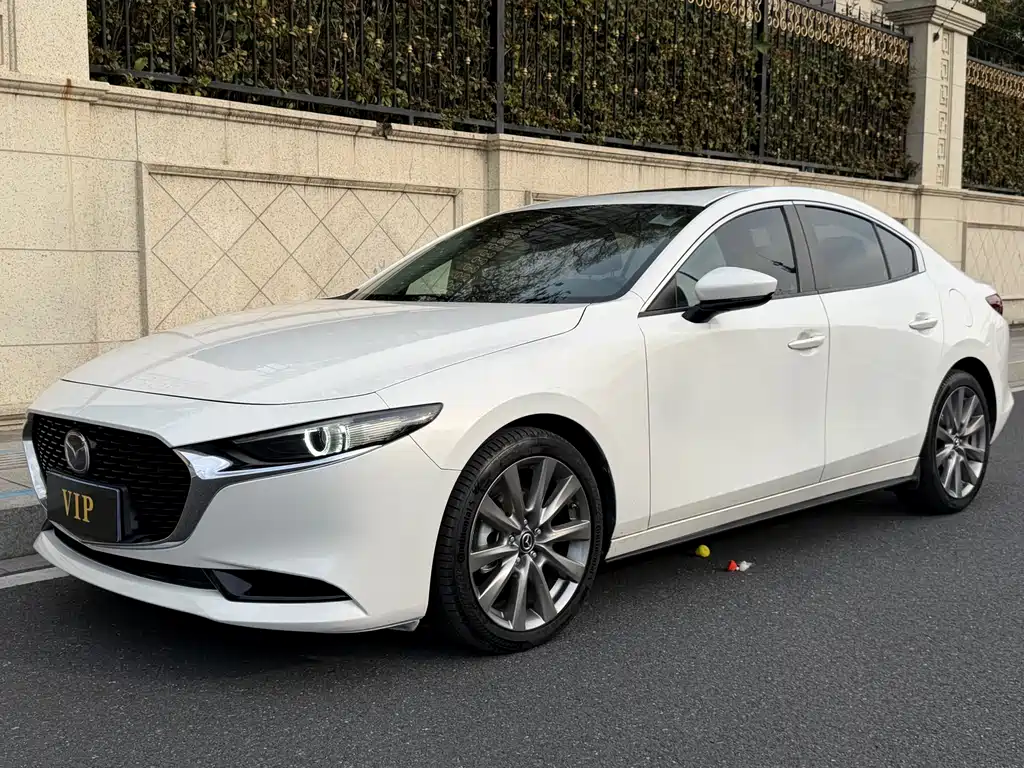 Mazda 3 Axela 2022