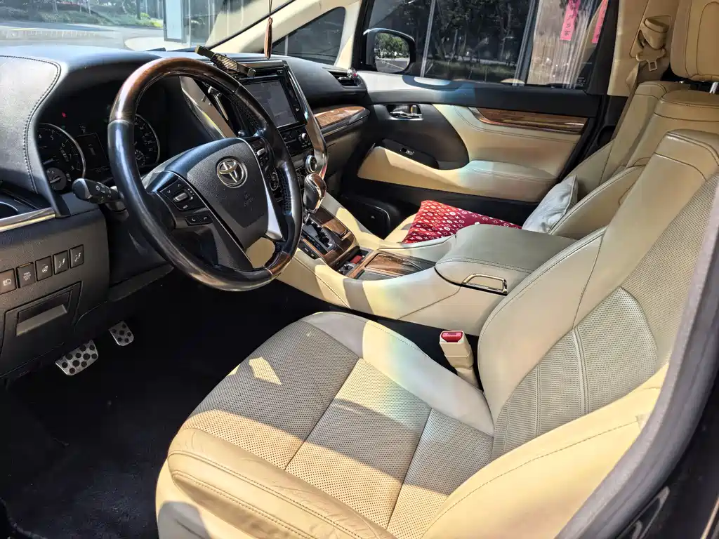Toyota Alphard 2018 3.5L Luxury