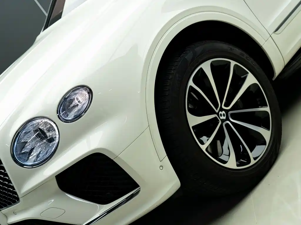 Bentley Bentayga — миниатюра 3