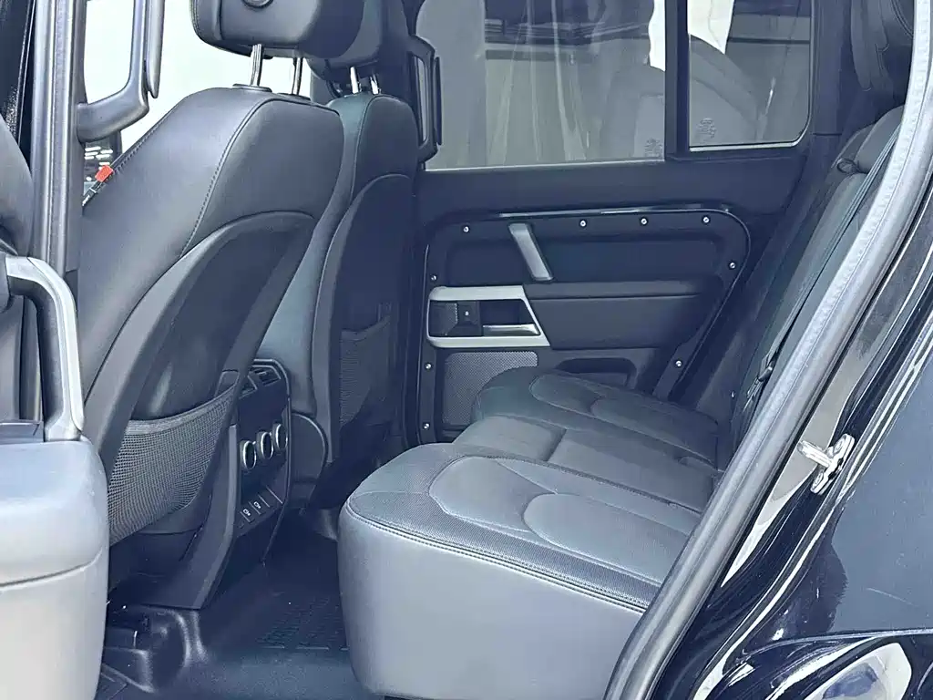 Land Rover Defender — миниатюра 14
