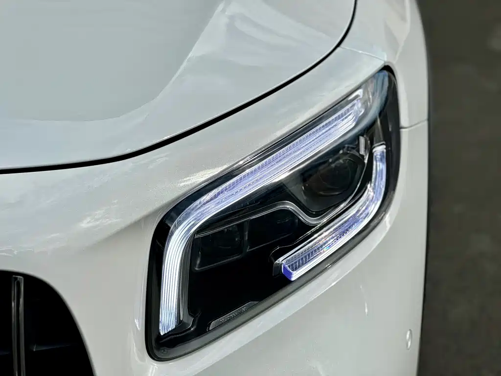 MERCEDES-BENZ GLB AMG