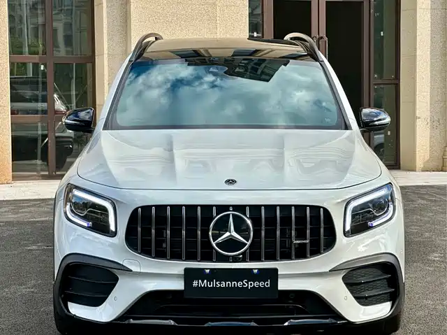 MERCEDES-BENZ  GLB AMG 2023