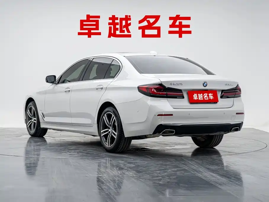 BMW 5 Series — миниатюра 8