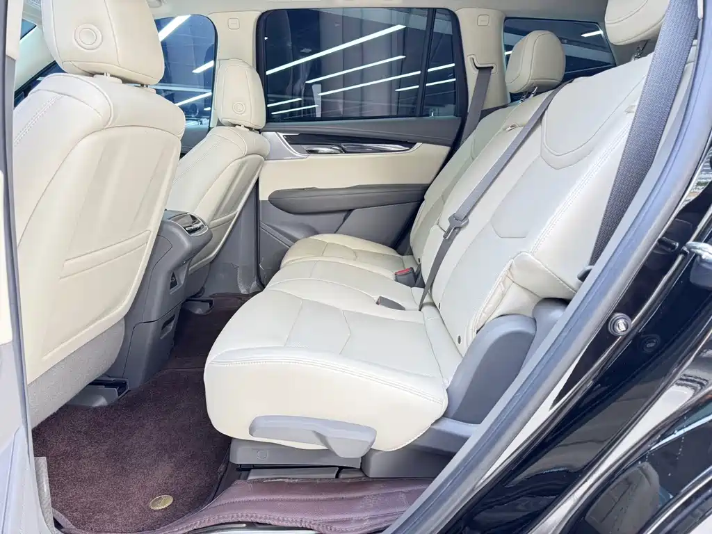 Cadillac XT6 — миниатюра 7